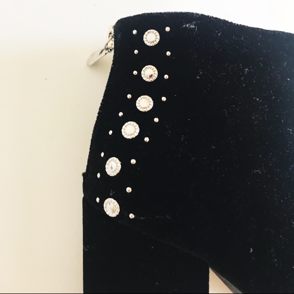 G by Guess velvet ankle booties - Picture 5 of 6